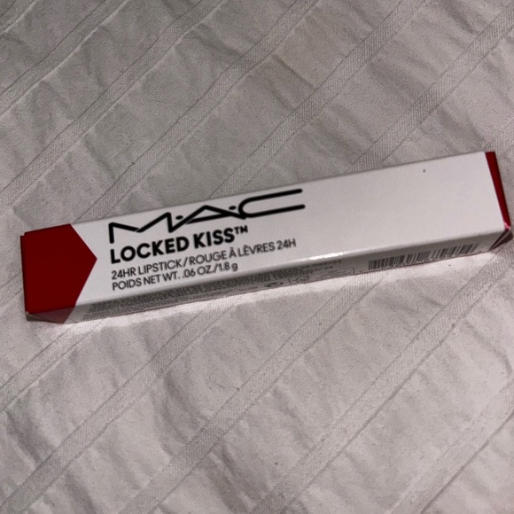 Mac locked kiss ruby true - Picture 4 of 5